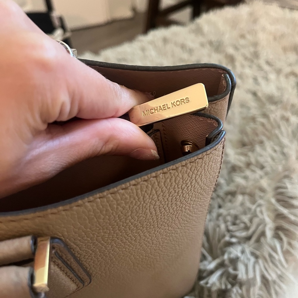 Michael Kors Purse - Picture 4 of 13